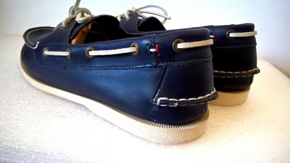 TOMMY HILFIGER  skórzane mokasyny żeglarskie okazja