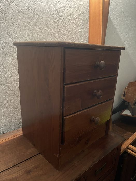 Mesinha de cabeceira