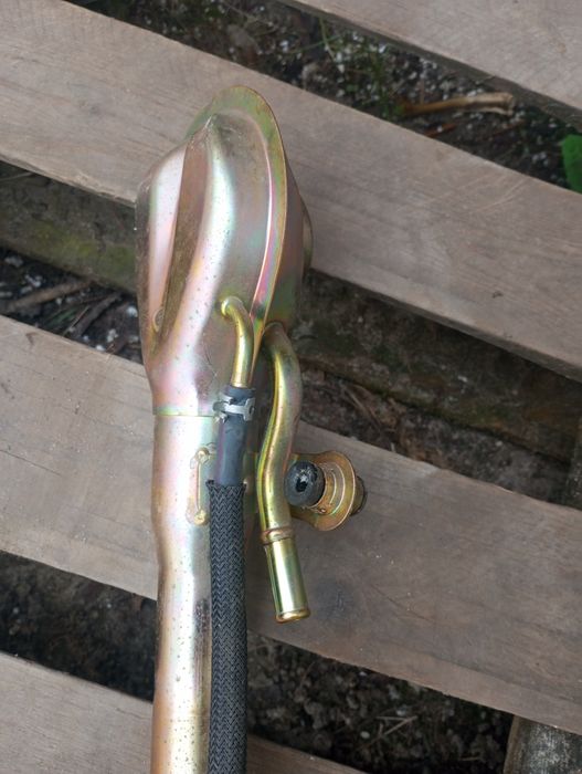 Wlew paliwa motocyklowy motocykl moto Suzuki Burgman 650 nr 1. 143