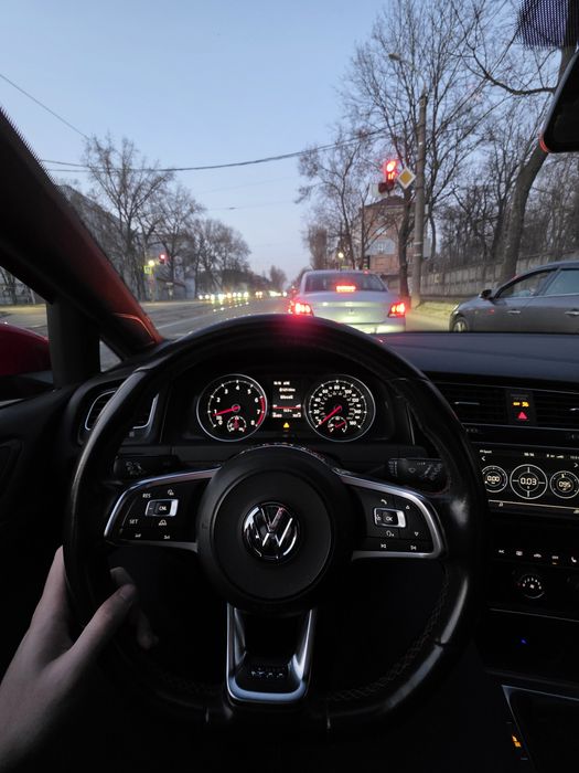 Volkswagen Golf GTI 7 2.0