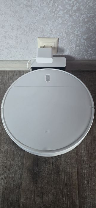Робот пилесос Xiaomi Mi Robot Vacuum-Mop Essential