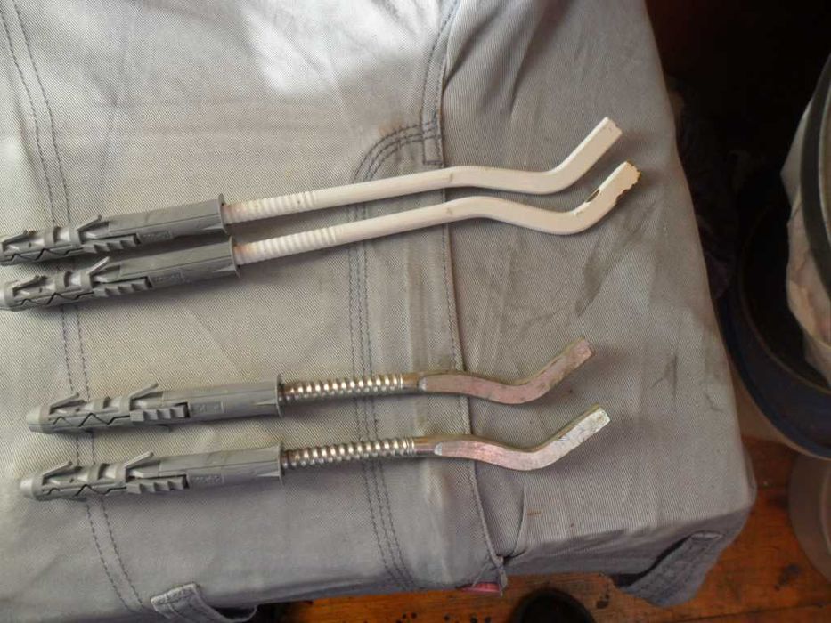 Новое крепление бод батареи 4шт \все сразу