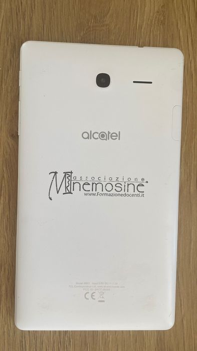 2 Iphones + 1 samsung + 1 tablet