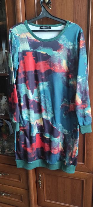 Сукня, туніка, плаття з цікавим принтом.