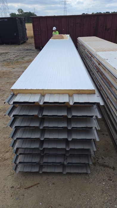 Płyta warstwowa dachowa 60 mm 6 cm gruba 8,8 m i 8,5m długości dostępne 1500 m2