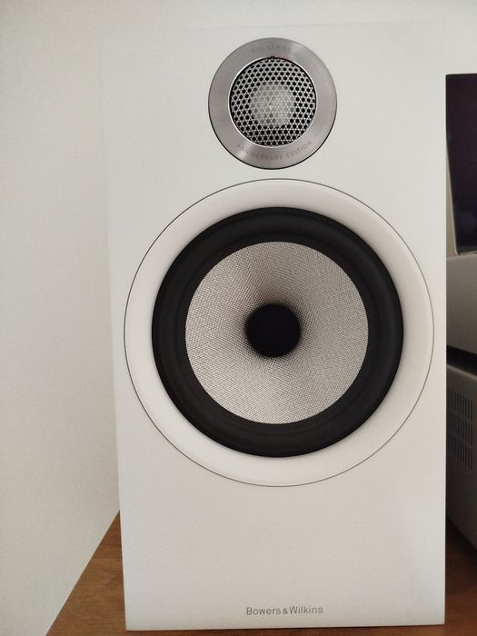 Kolumny Bowers&Wilkins