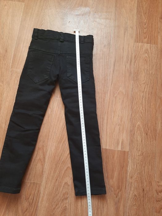 Продам новые джинсы на тёплой подкладке.