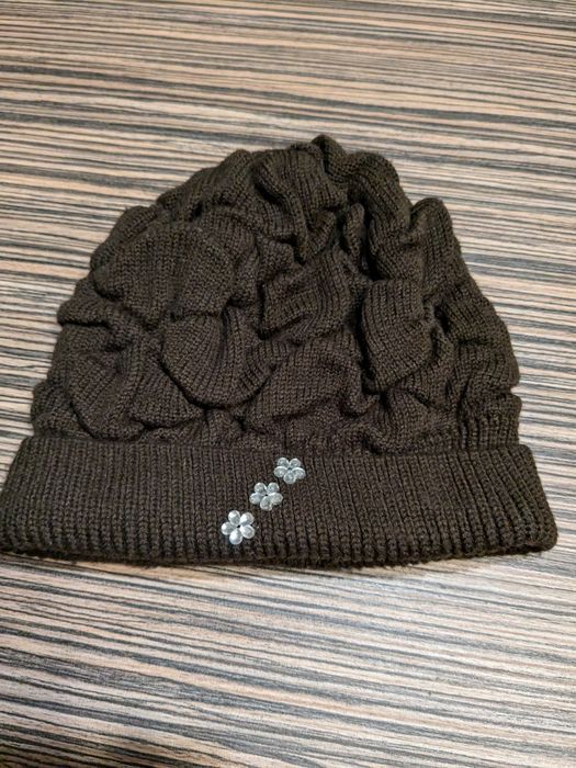 Czapka damska elegancka brązowa marszczenia