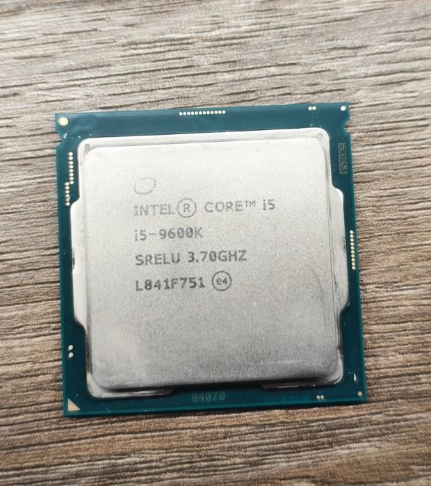 Sprzedam lub zamienię Procesor Intel core i5-9600 k.