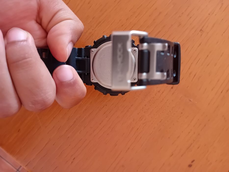 Relógio G - Shock GA-100 novo em bom estado