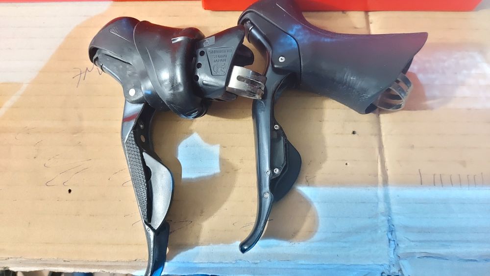 Manetes Shimano Ultegra e Dura.ace di2   11velocidades