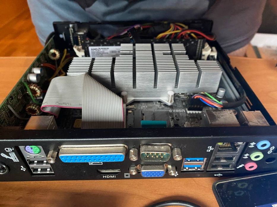 Три різні пристрої (Планшет,Міні ПК, Хром бук)