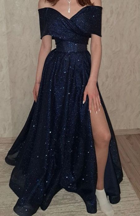 Вечірня жіноча сукня