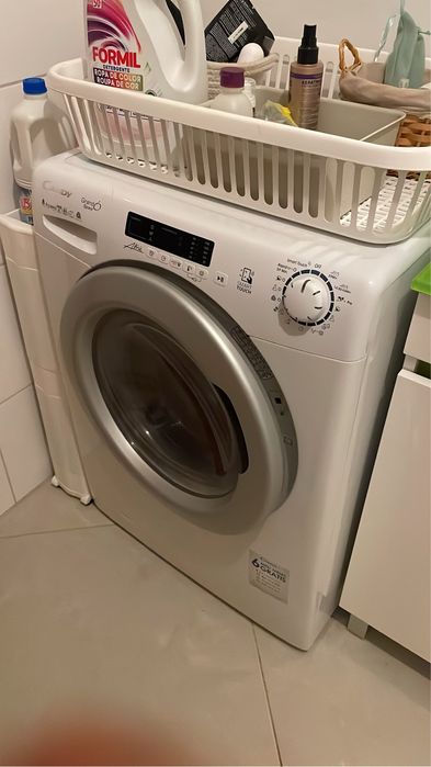 Vendo maquina ,lava e seca …