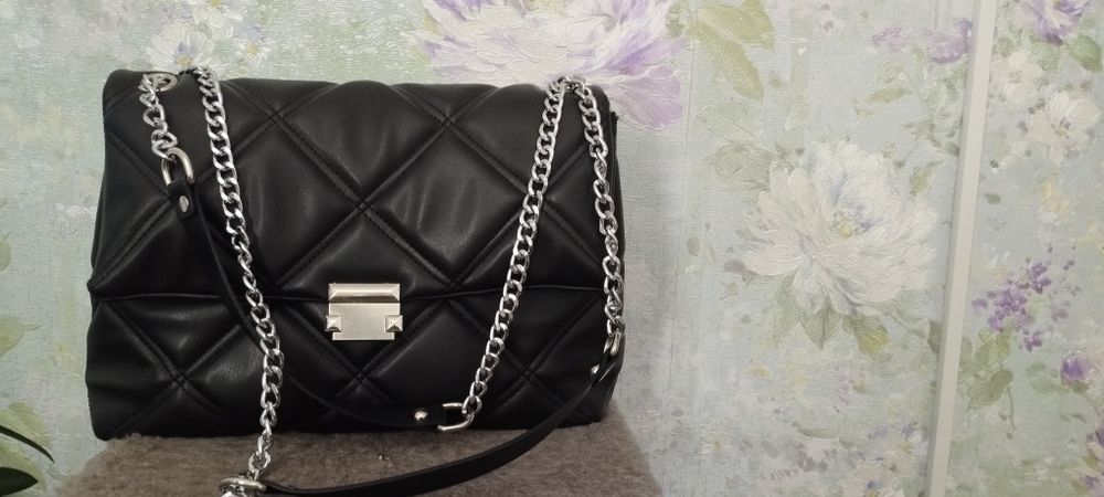 Сумочка жіноча, чорна