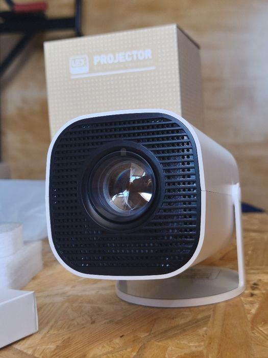 Projetor P 30 Pro Ultra HD Android Na caixa.