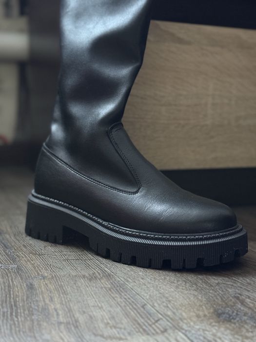 Нові шкіряні ботфорти. Ботфорди. Вище колін. Чулок.