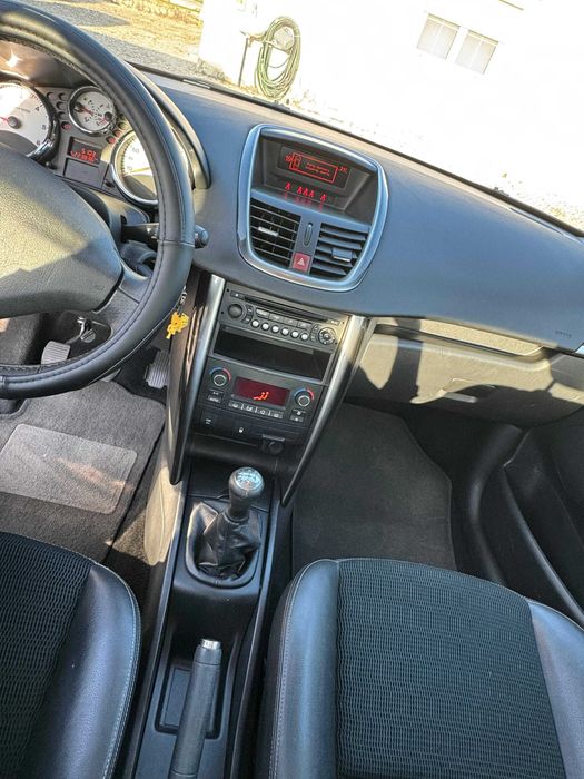 Peugeot 207 1.6hdi 98g - 2012