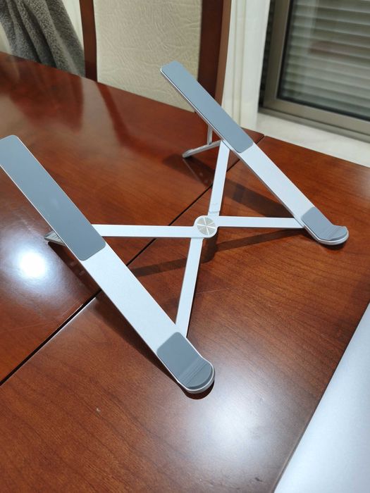 Macbook Pro 2020  Intel I7-1068NG7 32GB RAM 512GB SSD