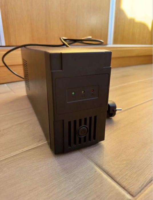 UPS CyberPower + UPS (Nobreak) Fontes de alimentação contra cortes de energia