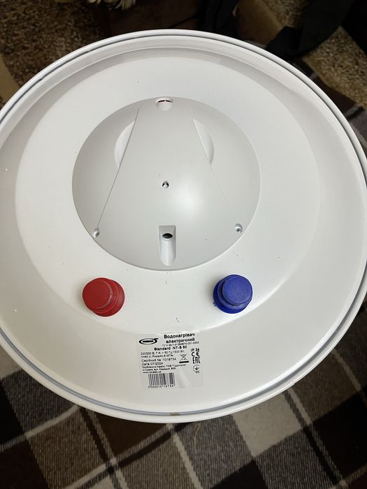 Продам бойлер Nova tec на 80л.