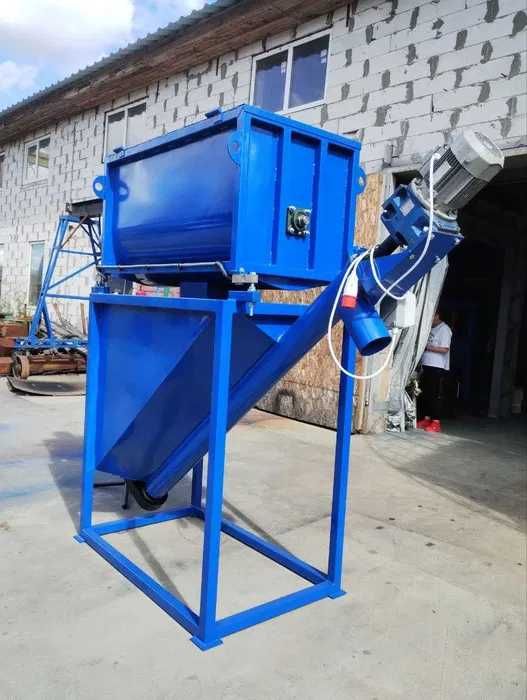 Шнековий змішувач корму, горизонтальный кормосмеситель