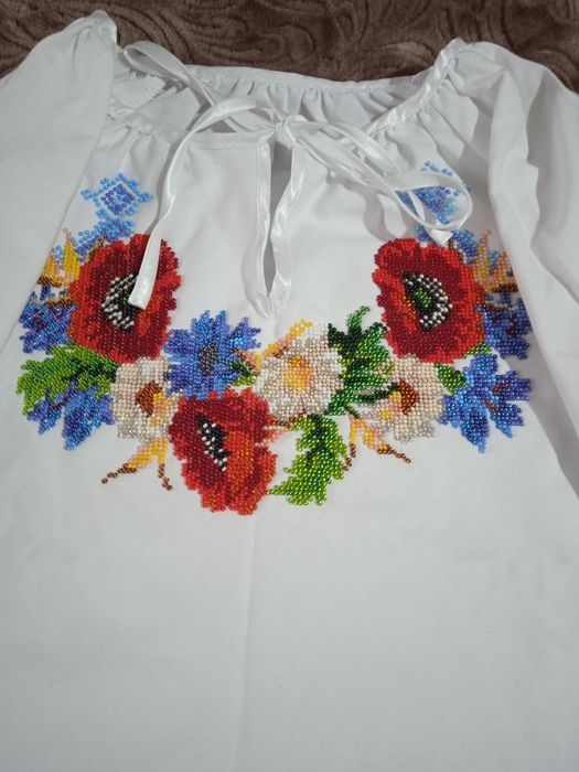 Блуза вишита бісером