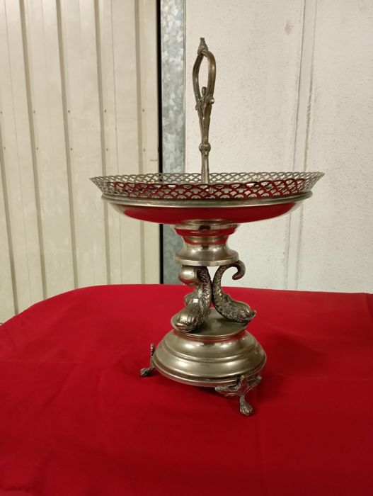 Fruteira antiga em metal