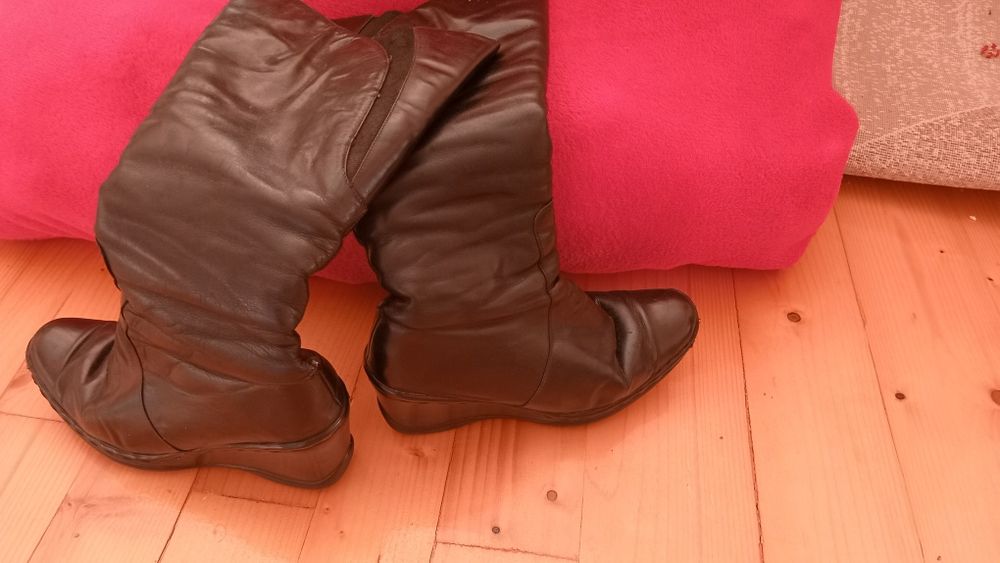 Зимові шкіряні чоботи жіночі