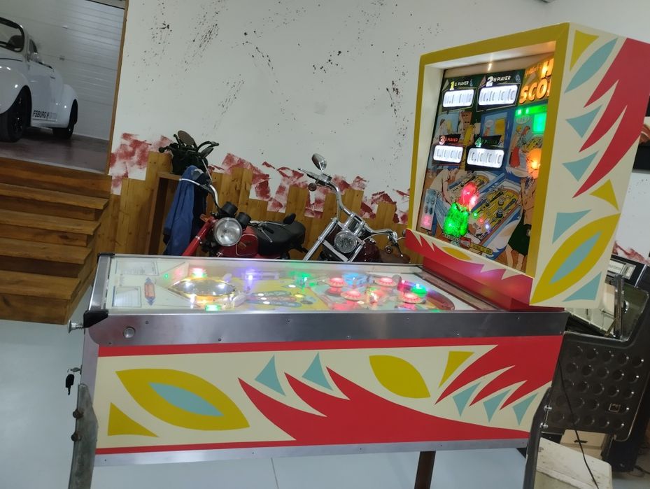 Máquina flipper electromecânica