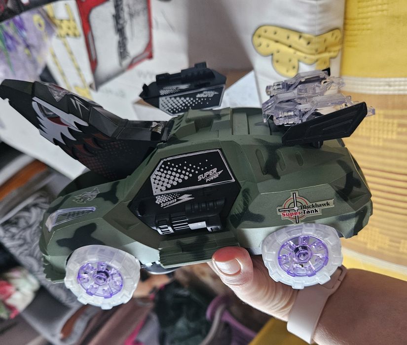 Машинка на батарейках