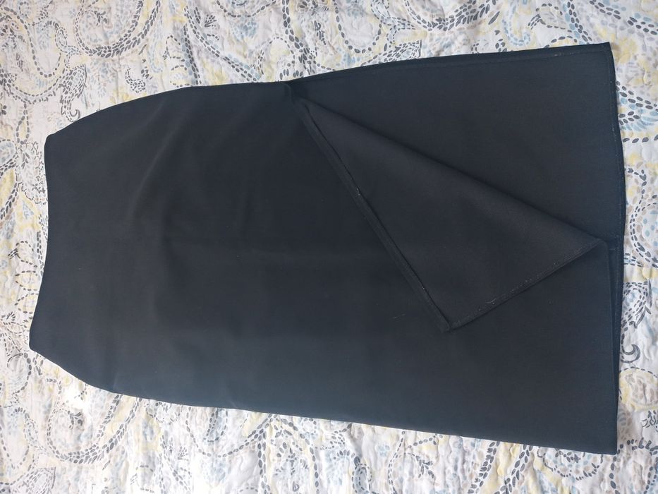 Ładny czarny komplet damski r.44+bluzkę