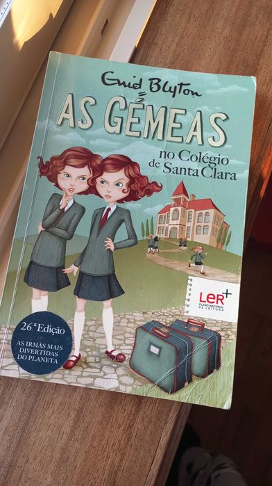 "As Gémeas no Colégio de Santa Clara" e "As Gémeas voltam ao Colégio"