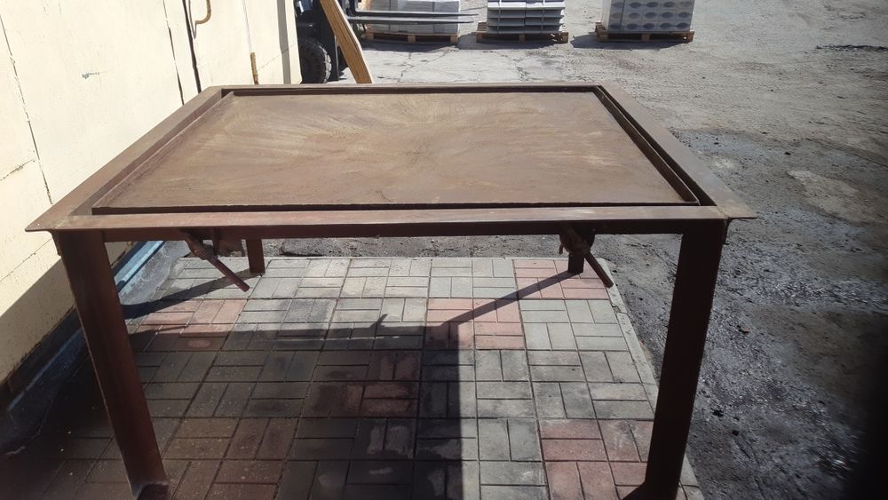 Вібростіл для виготовлення тротуарної плитки.