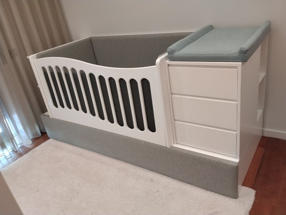 Cama de Bebé com Cómoda e Muda-Fraldas – Excelente Estado