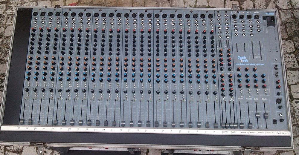 P.A Musicson + Mesa de Mistura Zeck