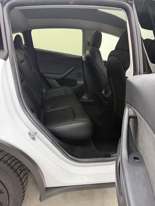 Tesla Model Y — fotografia 7