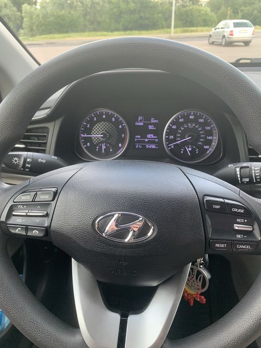 Hyndai Elantra 2019