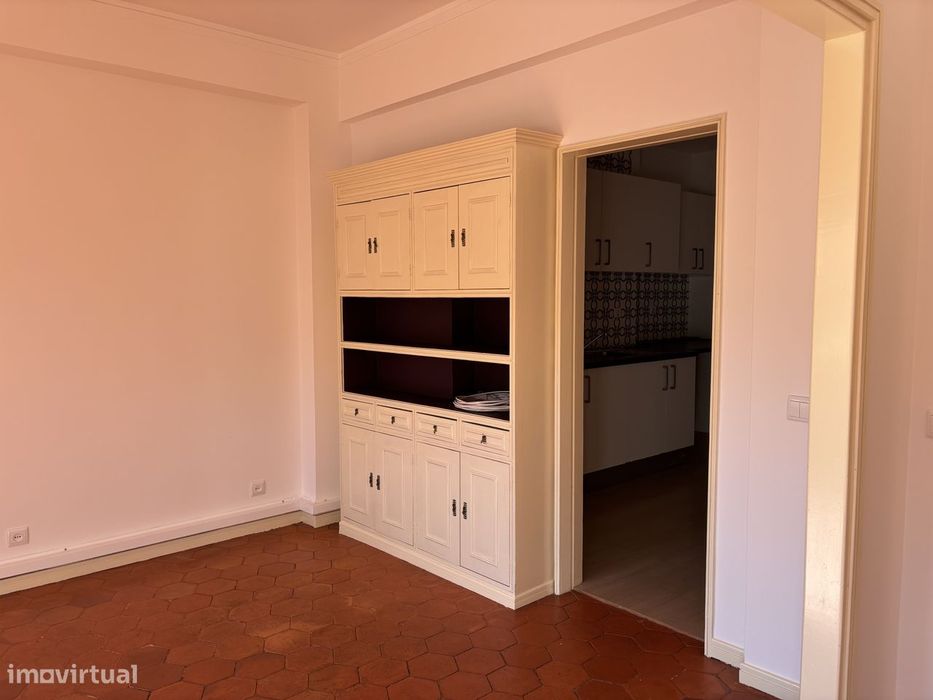 Arrenda-se apartamento T2 na Rua Cidade de Santa Clara da Califórnia