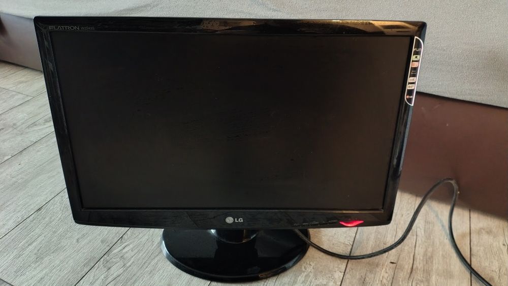 Monitor LG flatron ws2243s VGA 22 cale