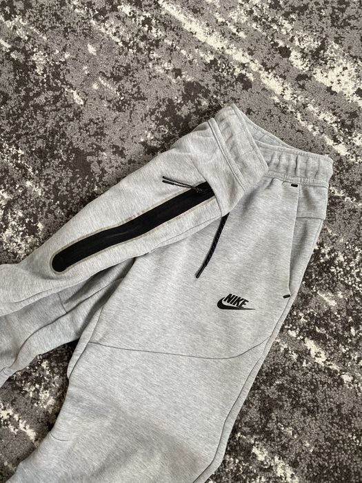 Штани Nike tech fleece ХС-С розмір сірого кольору нові колекції