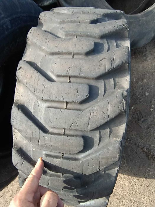 Opona 10x16.5 Galaxy Beffy Baby III miniładowarka Gehl Bobcat Mustang