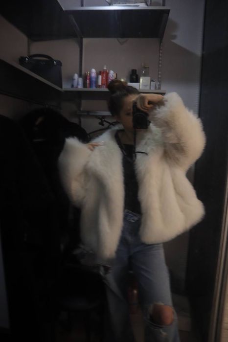 еко шубка білого кольору