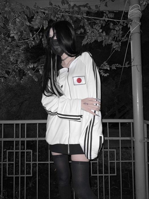 Adidas x Japan White zip        balensiaga archive type