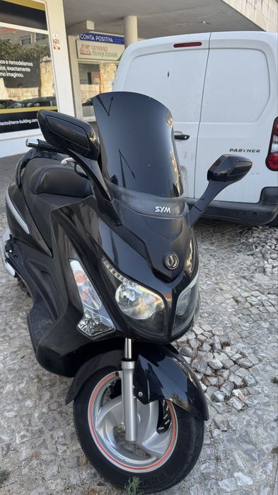 SYM 125 GTS Motorcycle 2010