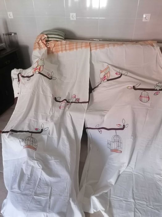 Colcha e cortinado