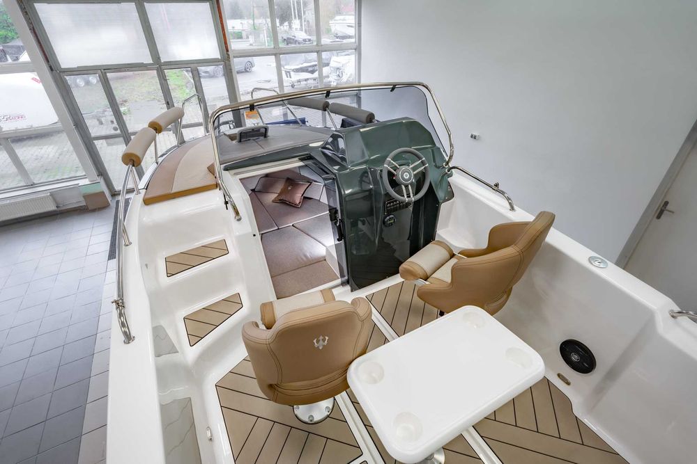 Łódź Trident 640 Sundeck