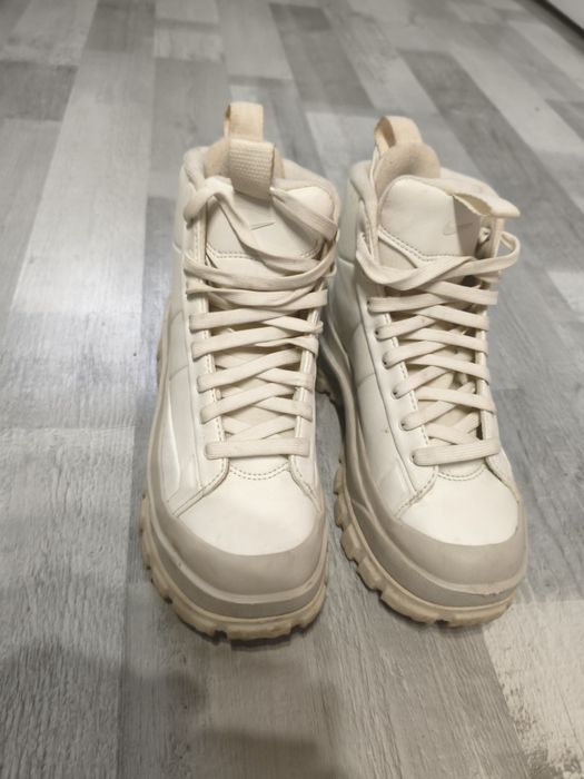 Sprzedam sneakersy damskie