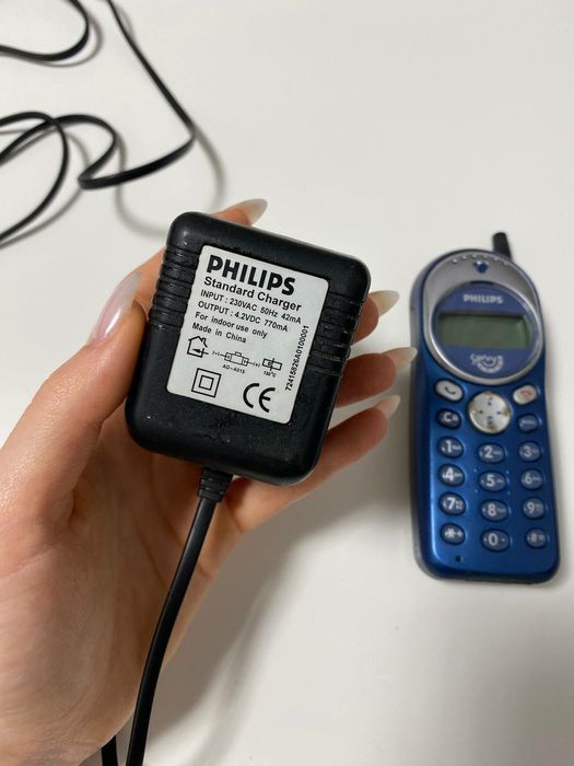 Кнопочный телефон ретро Philips savvy vogue