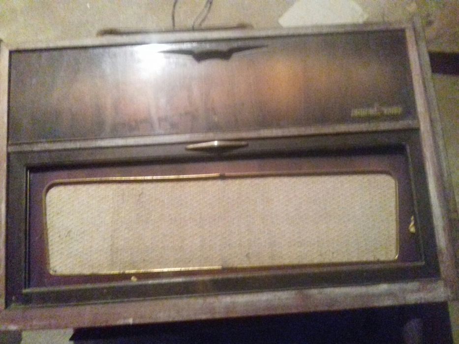 Radio e gira discos antigo